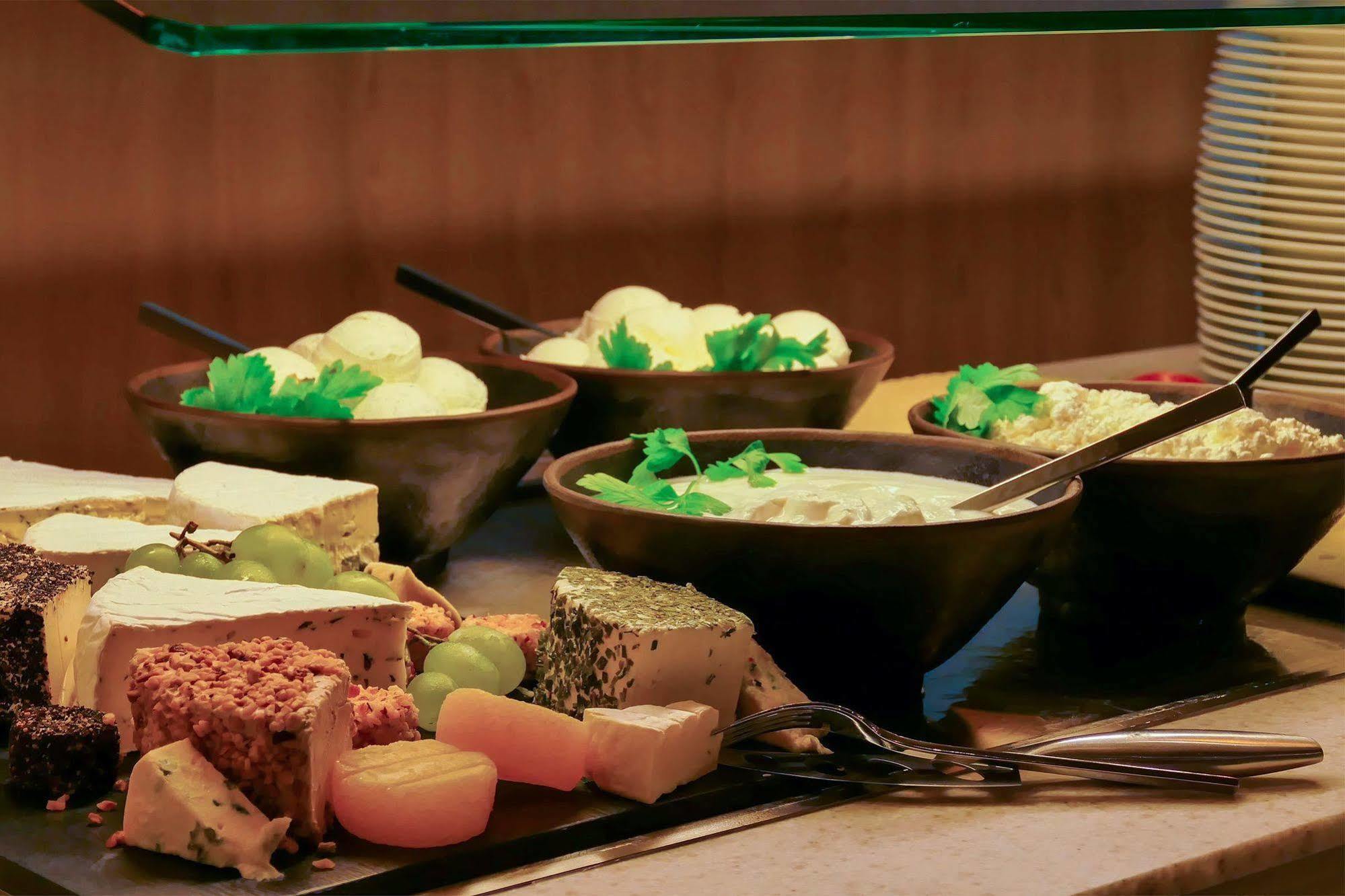 Seetelhotel Kaiserstrand Beachhotel 제바트헤링스도르프 외부 사진