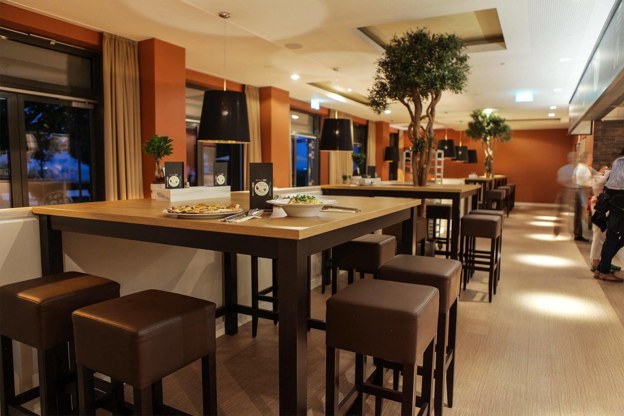Seetelhotel Kaiserstrand Beachhotel 제바트헤링스도르프 외부 사진
