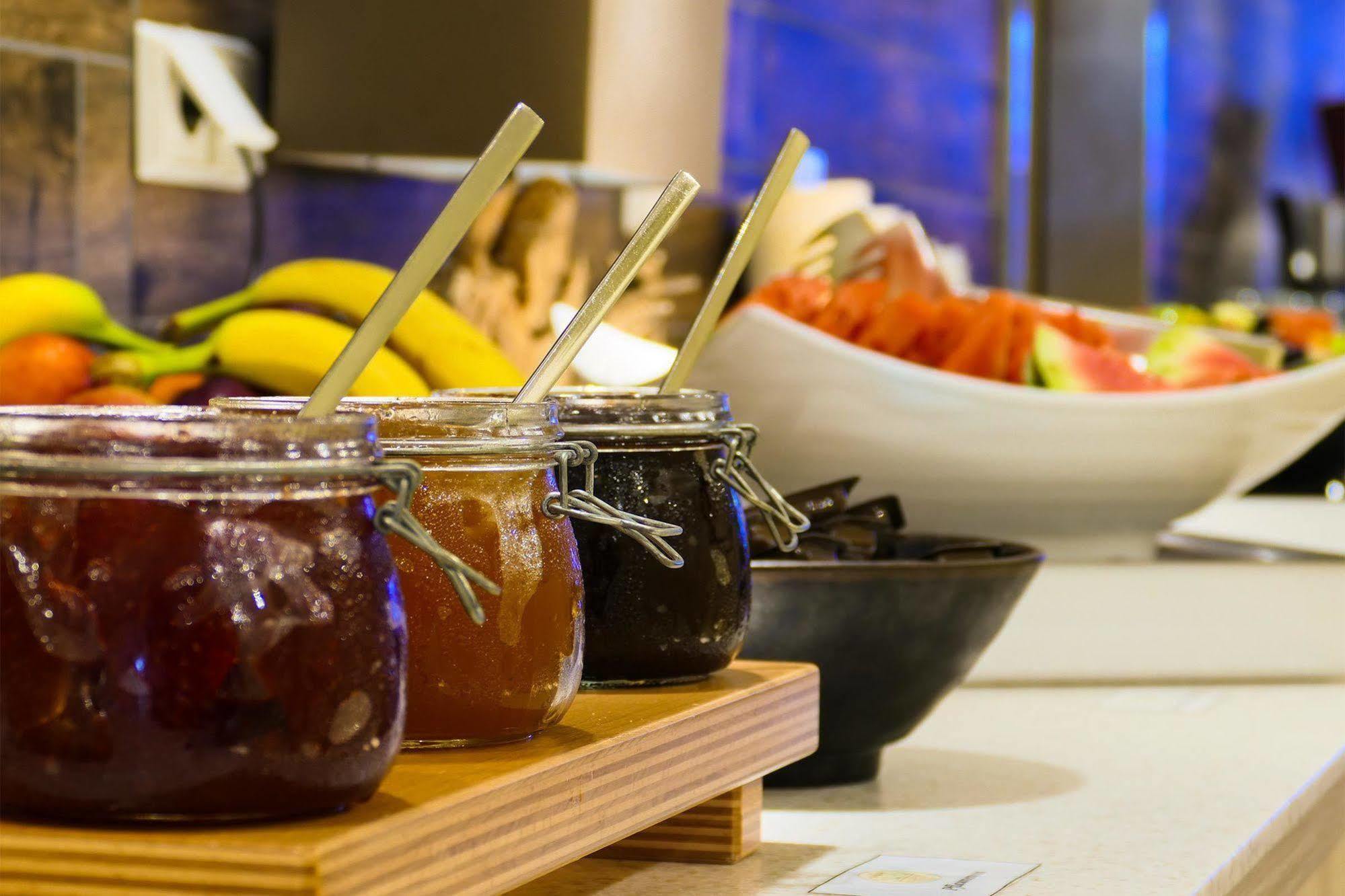 Seetelhotel Kaiserstrand Beachhotel 제바트헤링스도르프 외부 사진