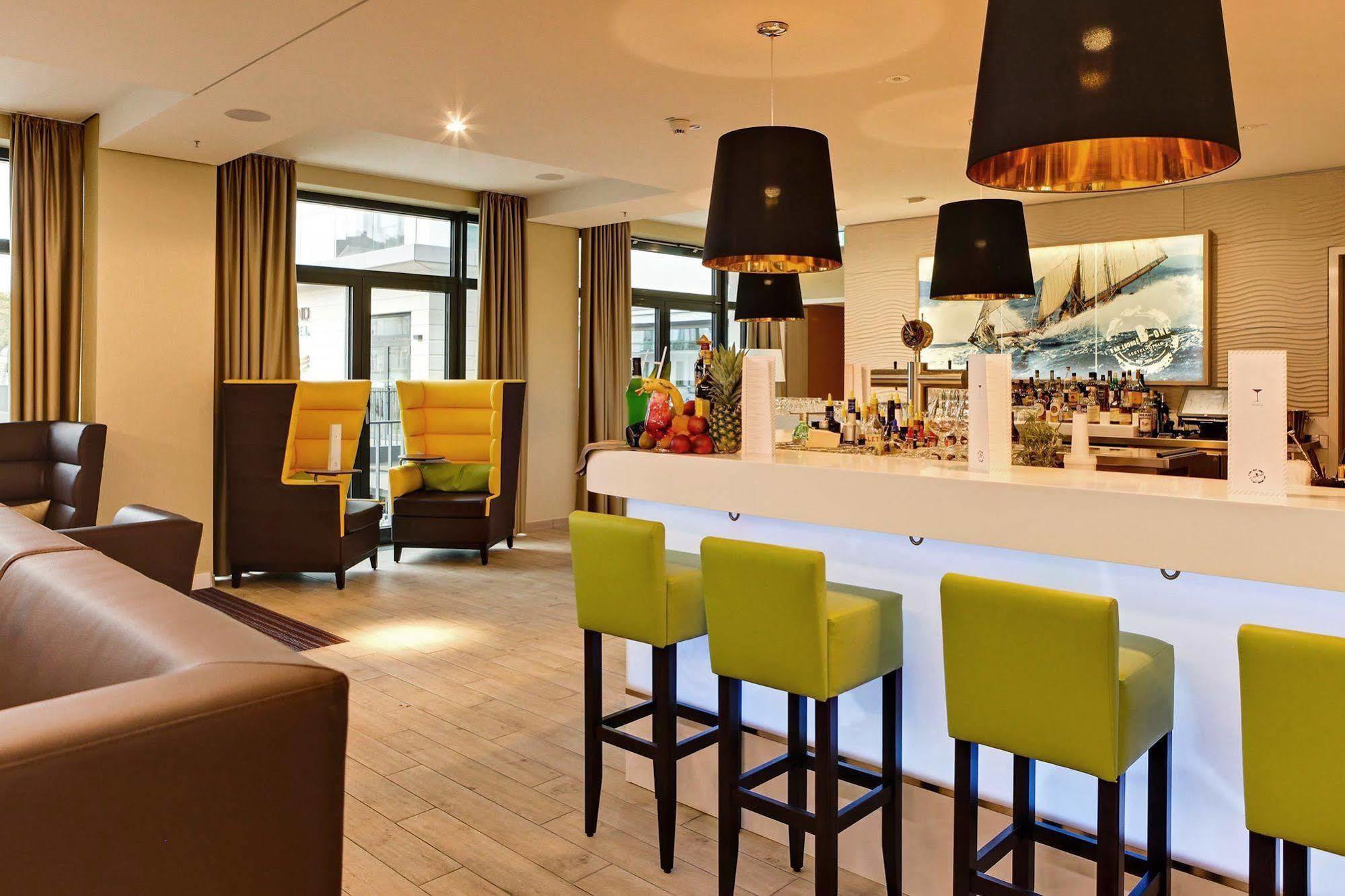 Seetelhotel Kaiserstrand Beachhotel 제바트헤링스도르프 외부 사진