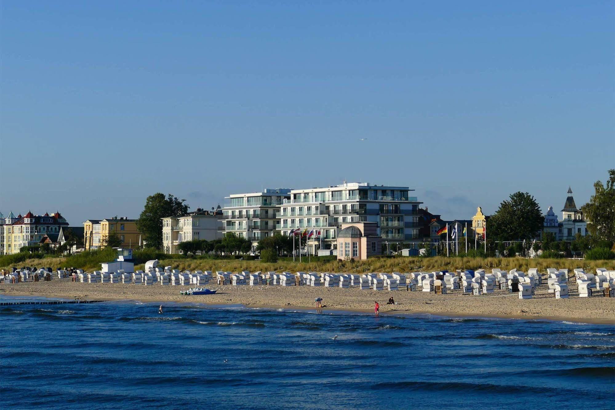 Seetelhotel Kaiserstrand Beachhotel 제바트헤링스도르프 외부 사진